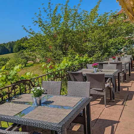 Hotel Restaurant Vinothek Lamm