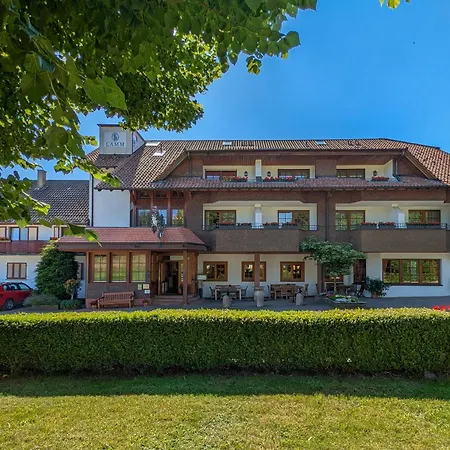 Hotel Restaurant Vinothek Lamm 3*