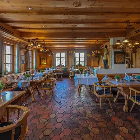 Restaurant Vinothek Lamm Hotel 3*
