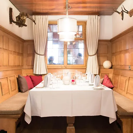 Restaurant Vinothek Lamm 巴特黑雷纳尔布