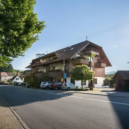 Hotel Restaurant Vinothek Lamm 3*